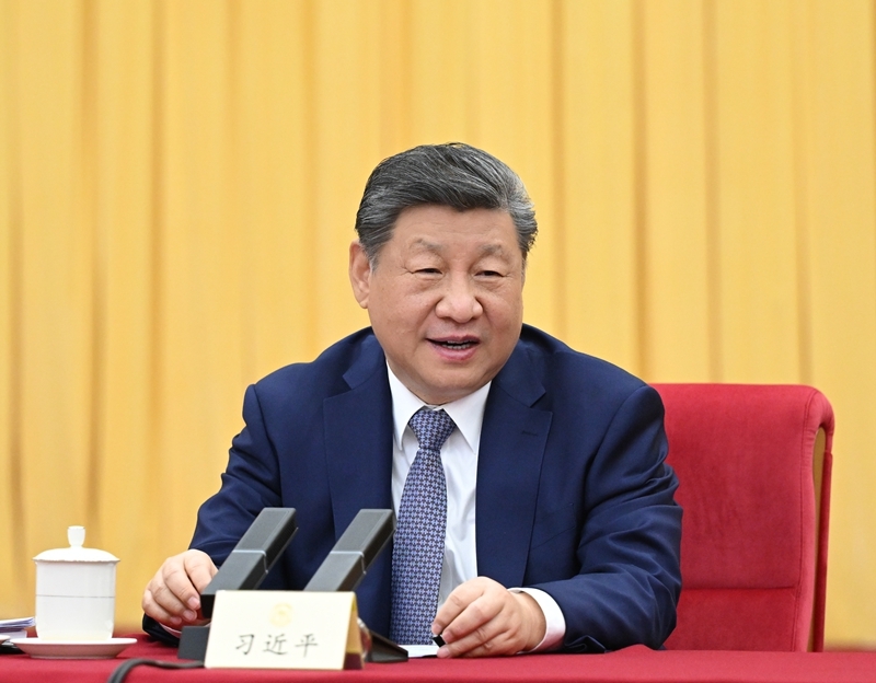 习近平探望参与政协会议的农工党九三学社医药卫生界社会福利和社会保险界委员