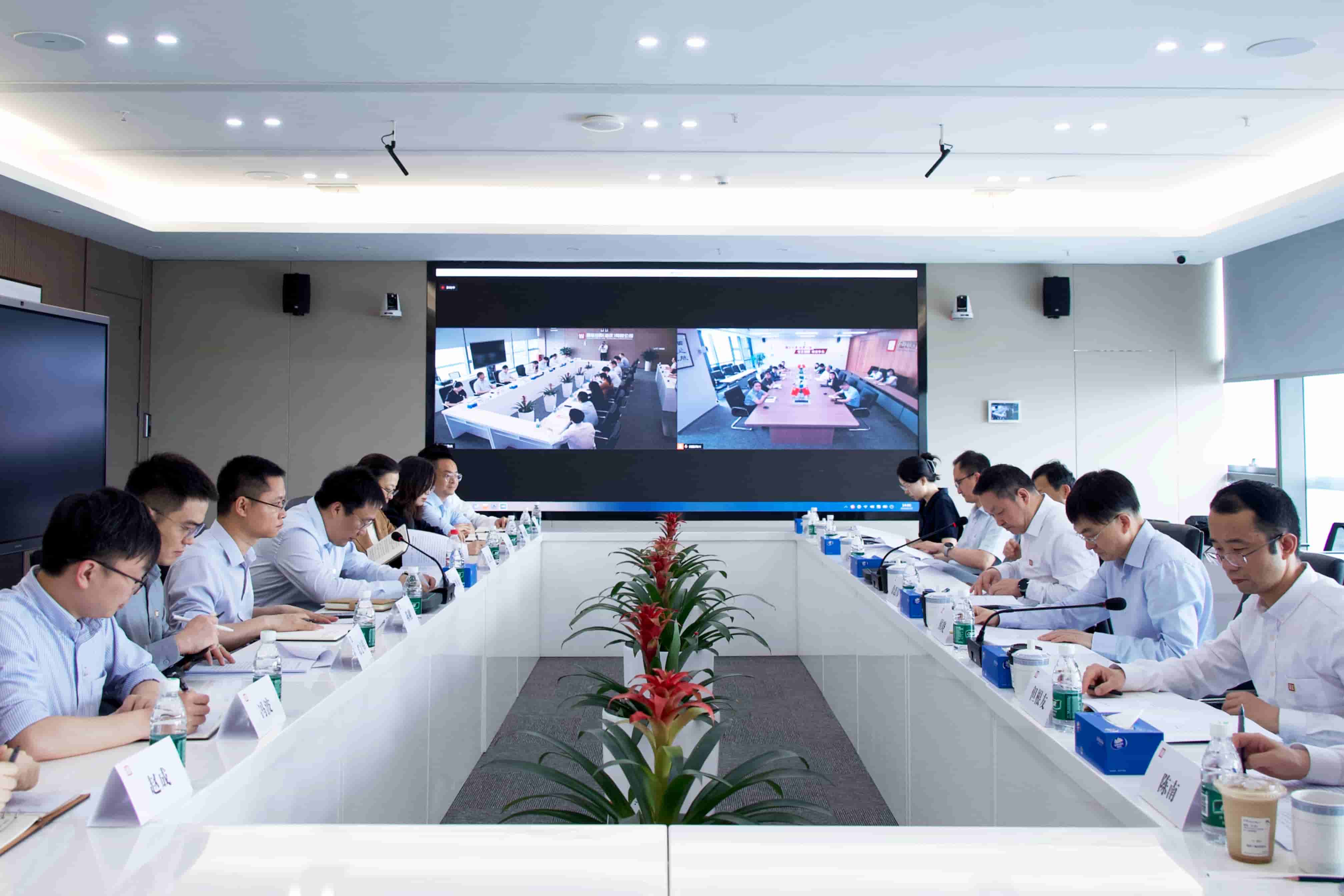 徐思伟、侯晓调研中国Cmp冠军成渝区域中心